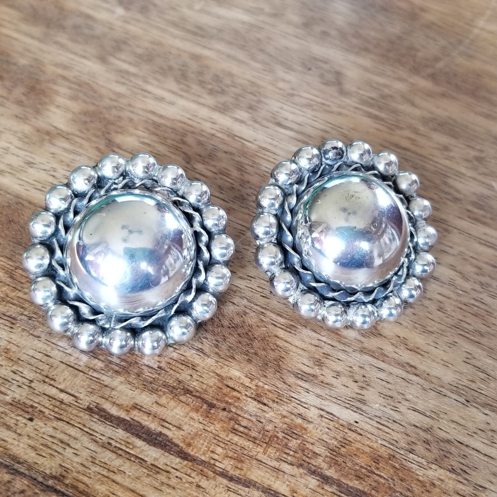 🤍 VINTAGE Sterling silver half-dome earrings